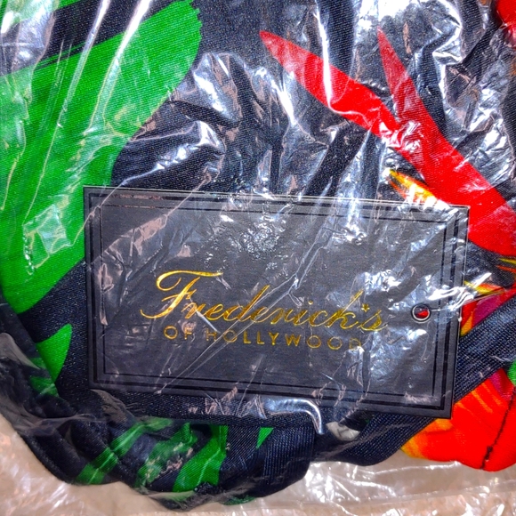 PARADISE PRINT 🍒Bronte 2 Piece Bikini Set - Picture 9 of 9